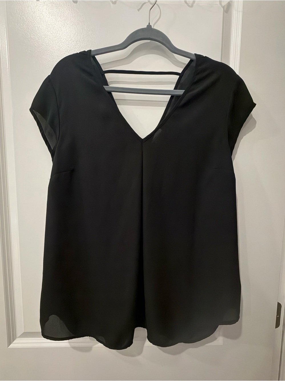 DR2 Black V-Neck Cap Sleeve Blouse